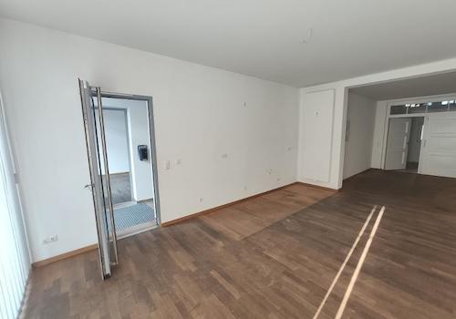 Fitnessraum mit Sportfläche Bild 4