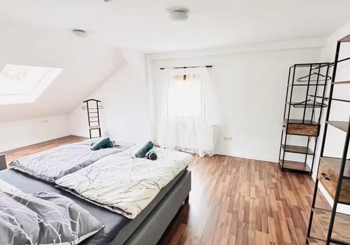 Großes Schlafzimmer