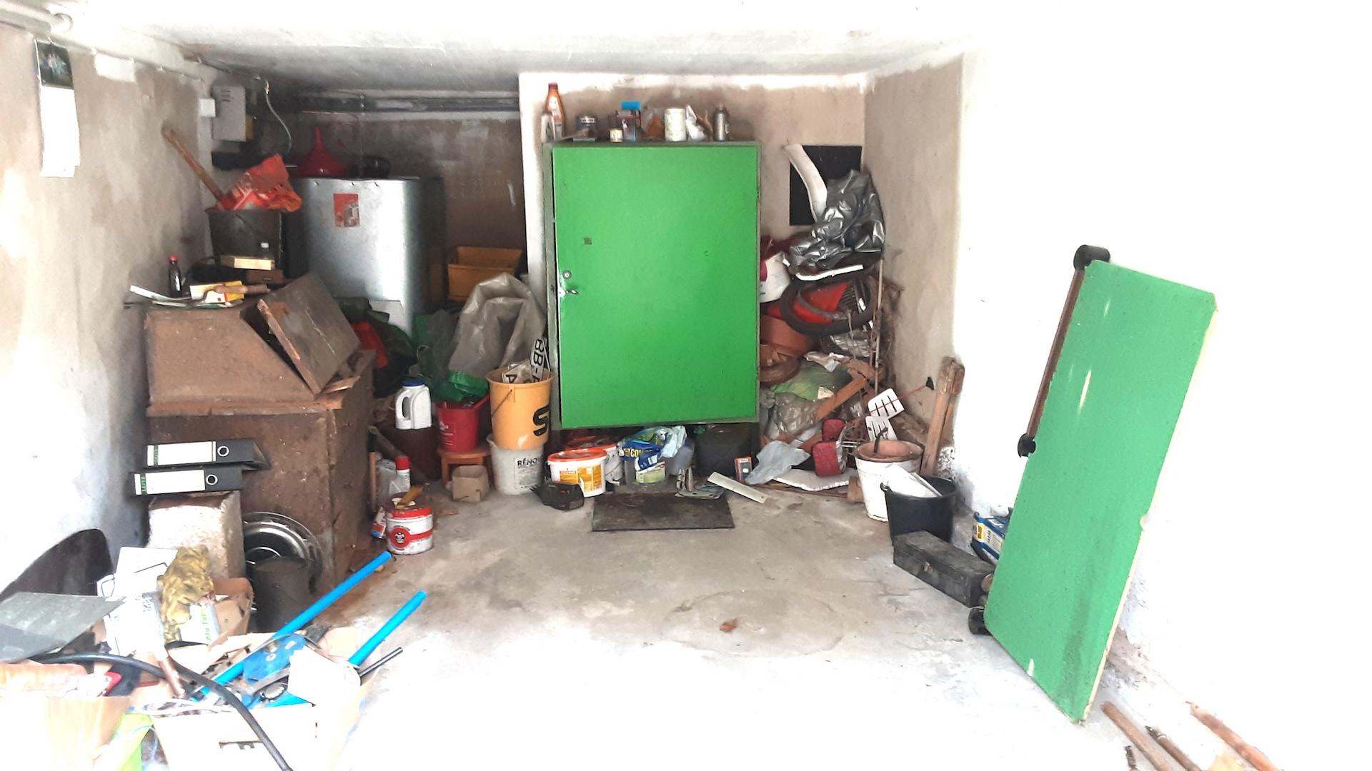 Garage  2     NFL