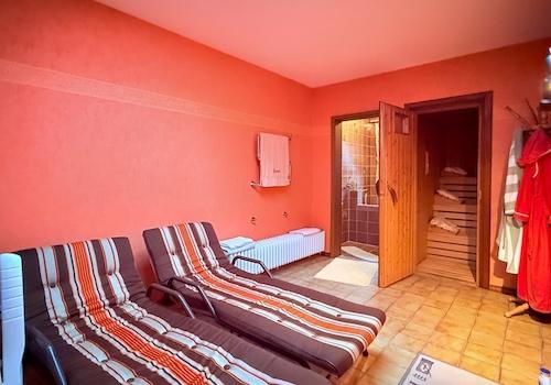 Ruheraum mit Sauna