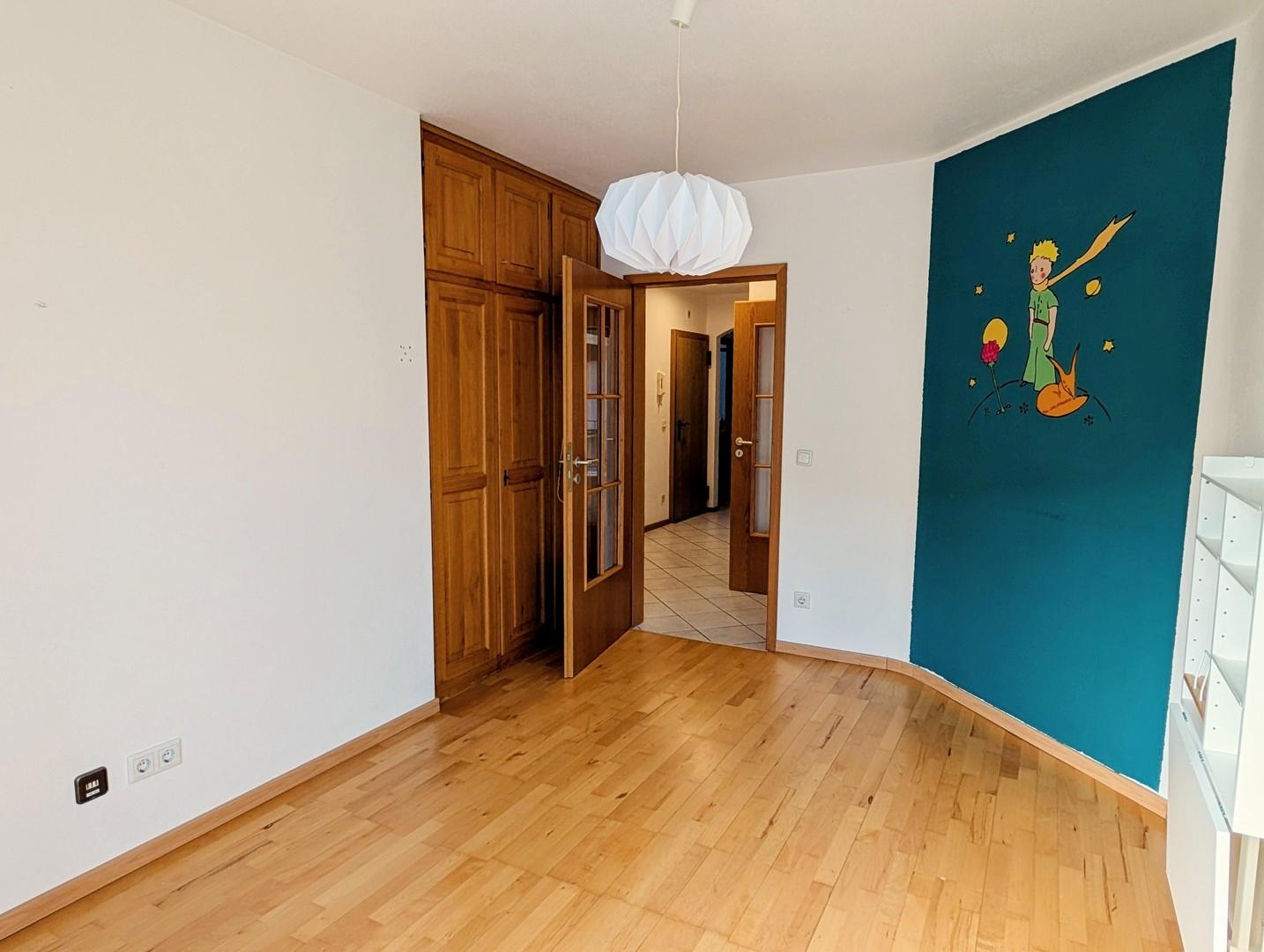 Kinder-/Arbeitszimmer