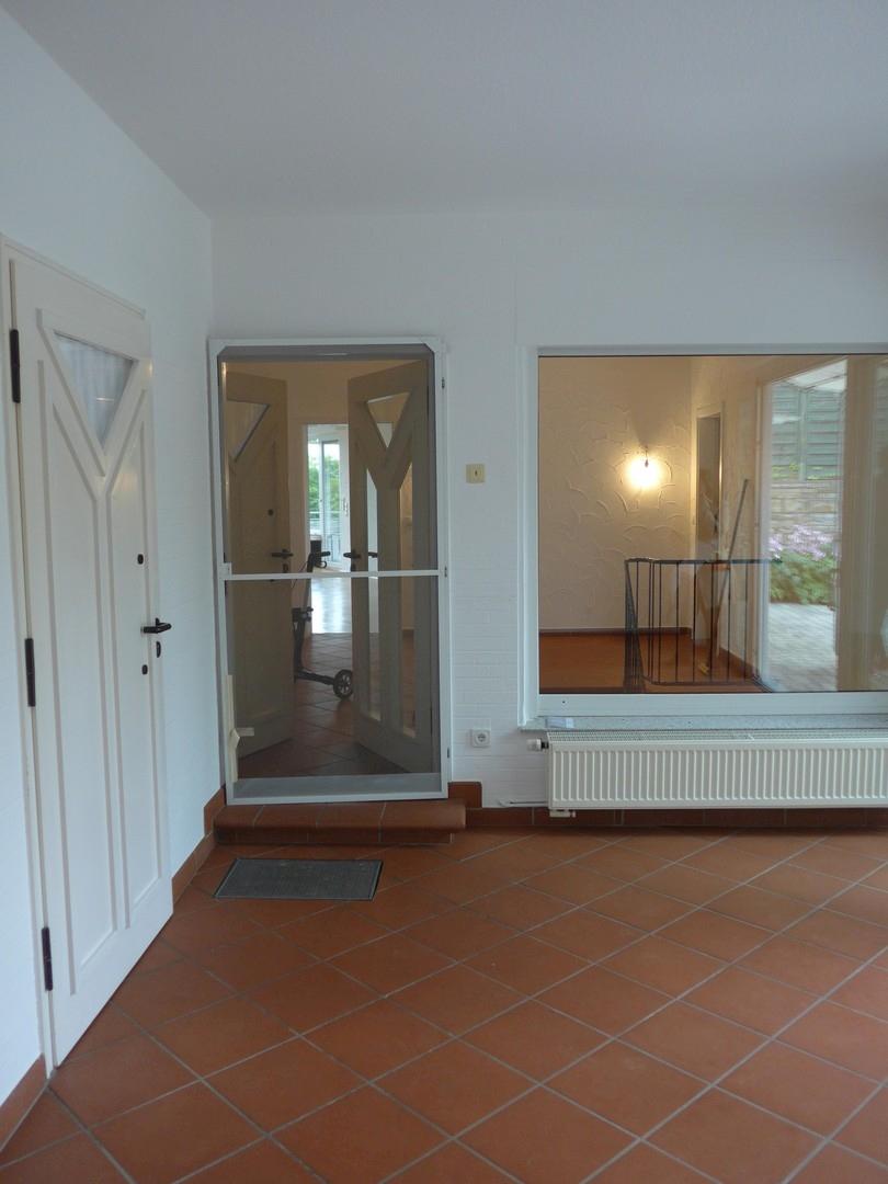 Blick Hundezimmer in die Diele