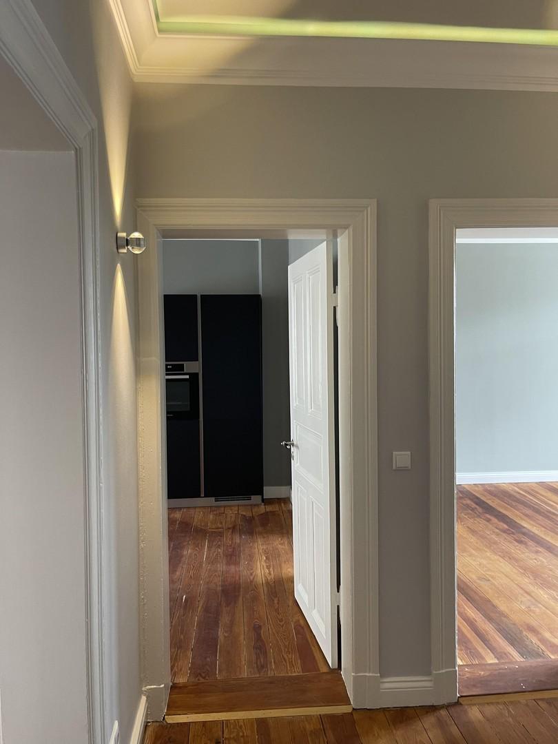 Flur mit Licht Stuck 