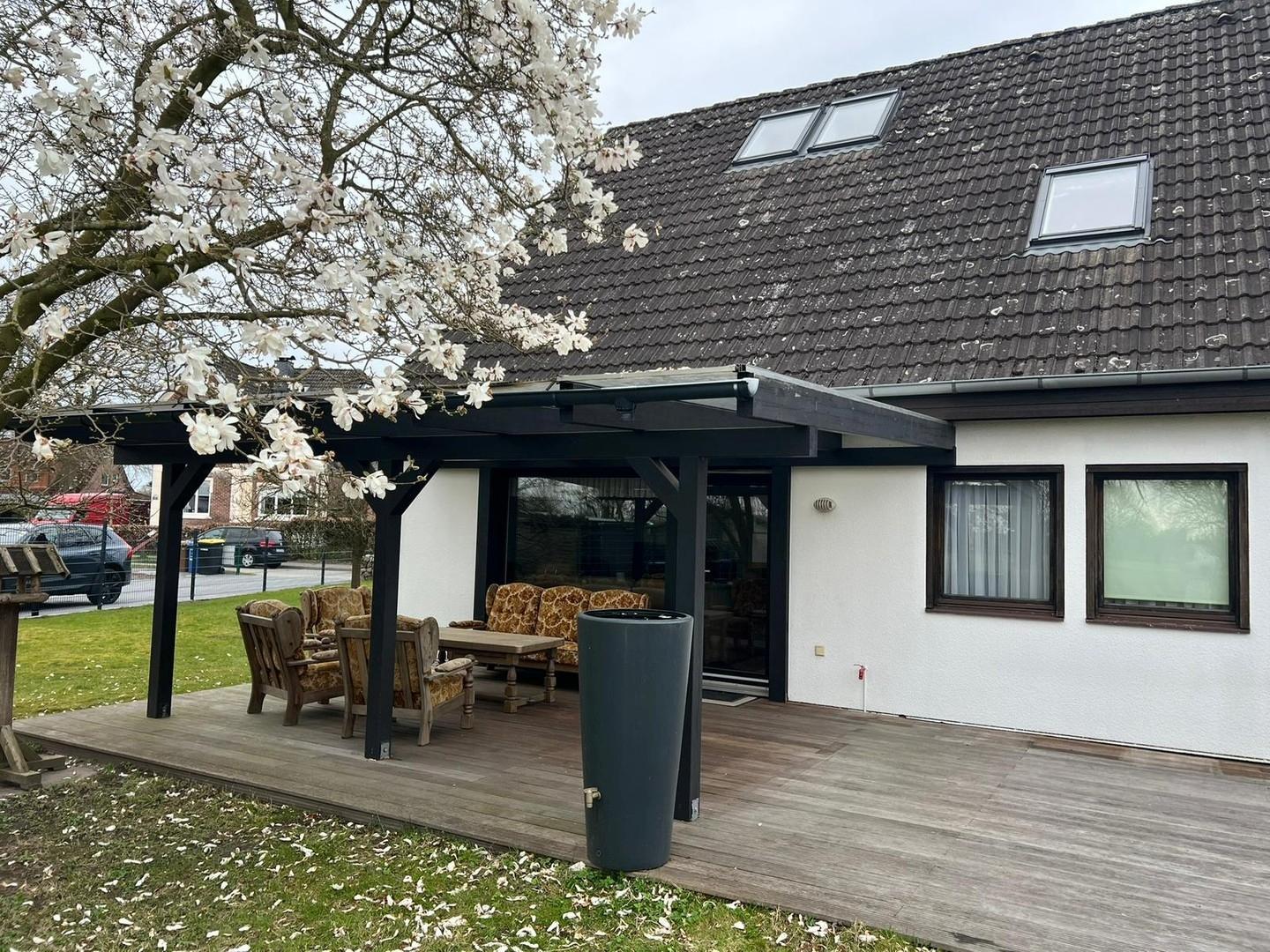 Terrasse mit Überdachung