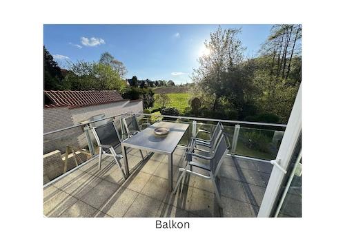 Balkon v. Esszi. aus EG