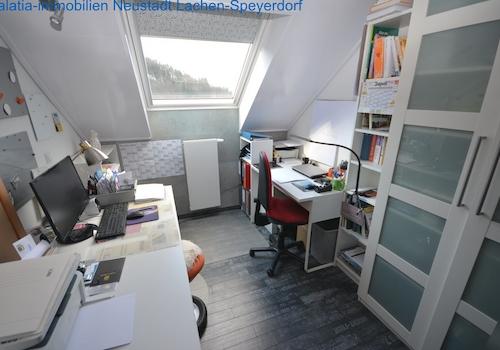 Büro EG