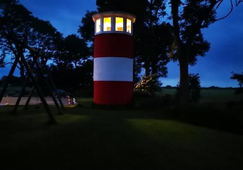 Leuchtturm bei Nacht