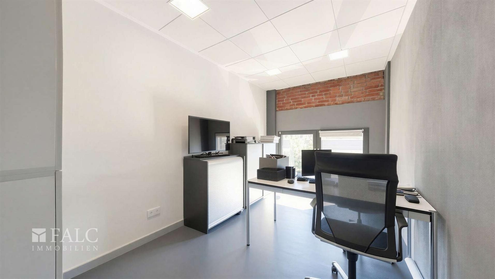 Büro 7