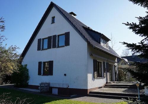 Rückseite mit Terrasse