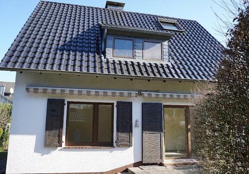 Seitenansicht mit Terrasse