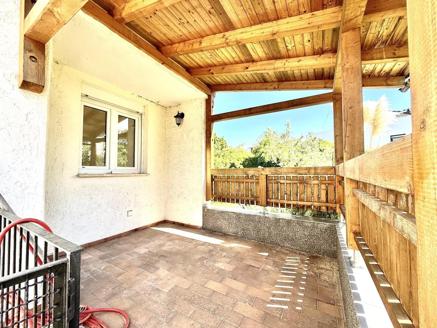 überdachte Terrasse
