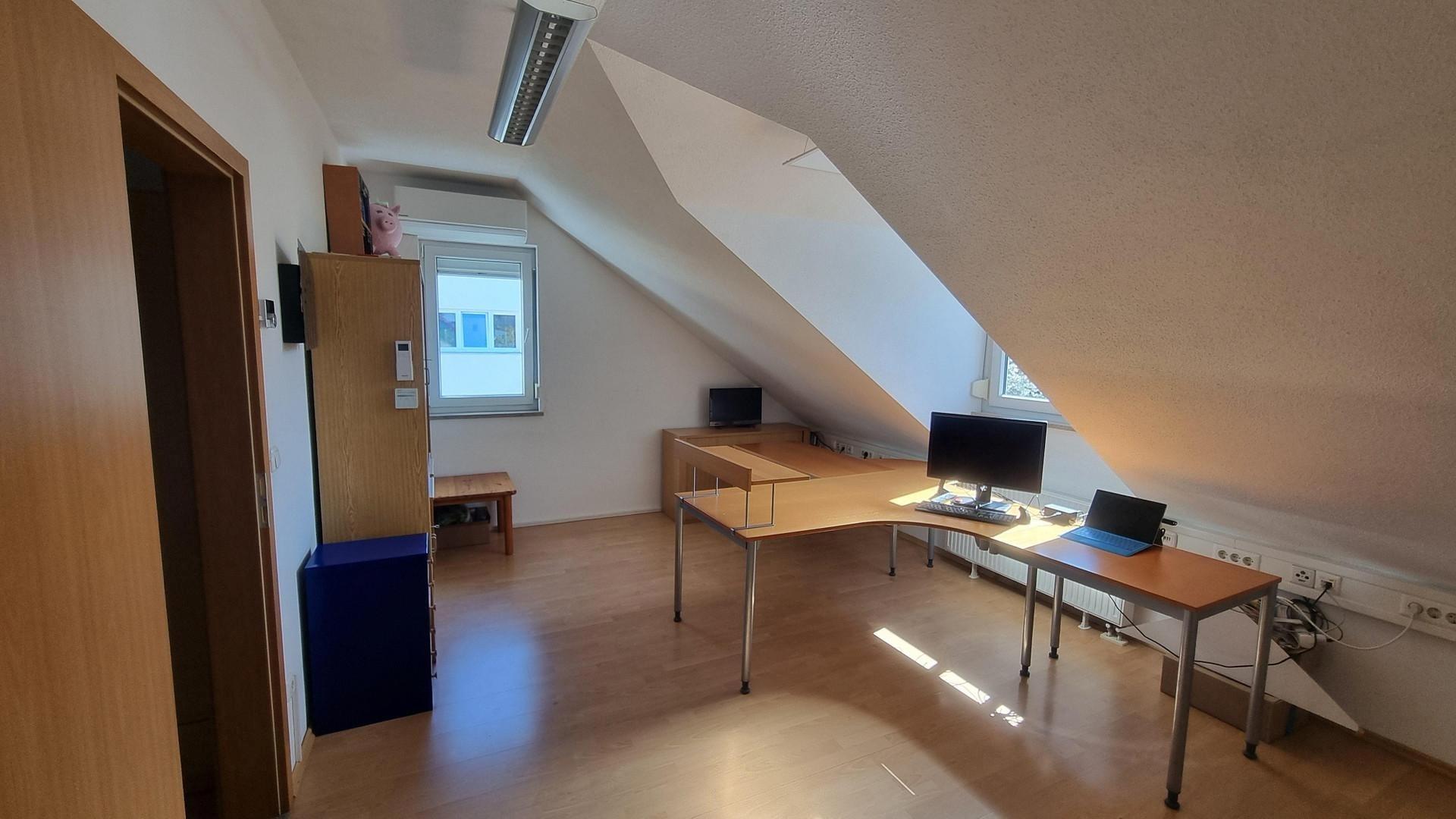 30_DG_Arbeitszimmer