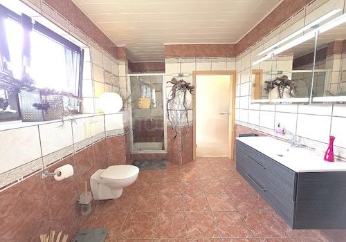 BADEZIMMER ANSICHT 2