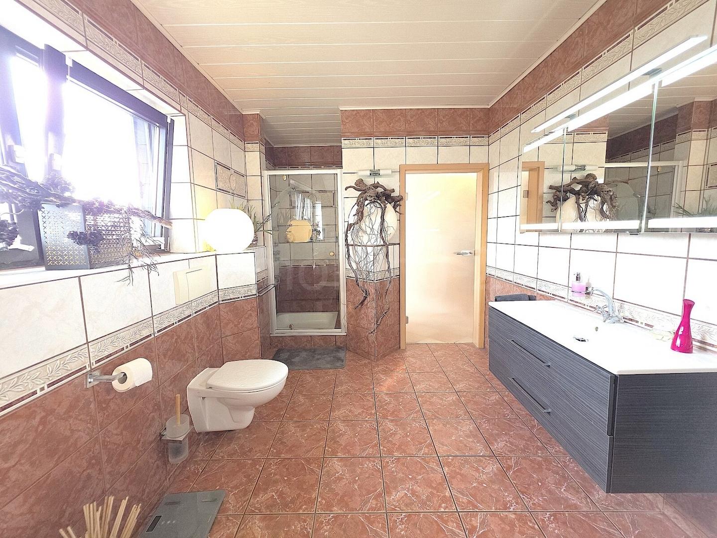 BADEZIMMER ANSICHT 2