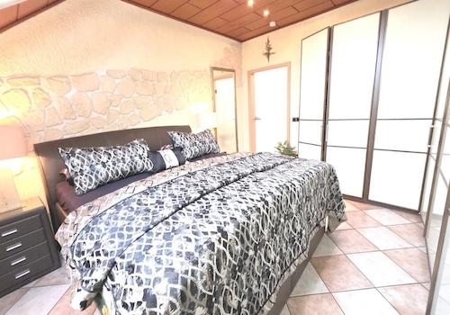 SCHLAFZIMMER 1