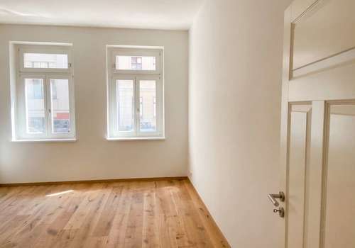 Geräumiges Wohnzimmer