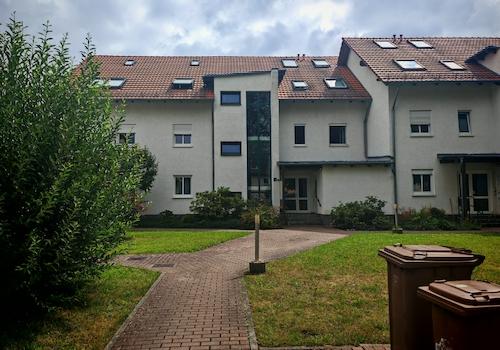 Straßenfront
