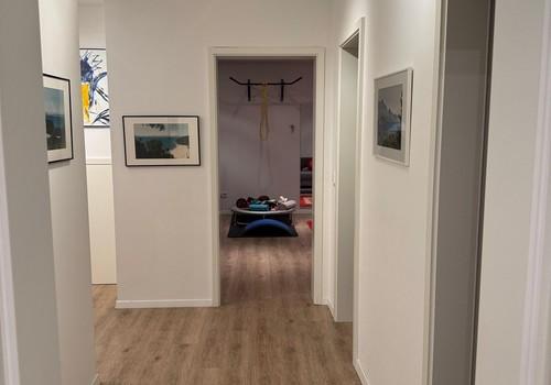 UG, Flur Richtung Fitnessraum