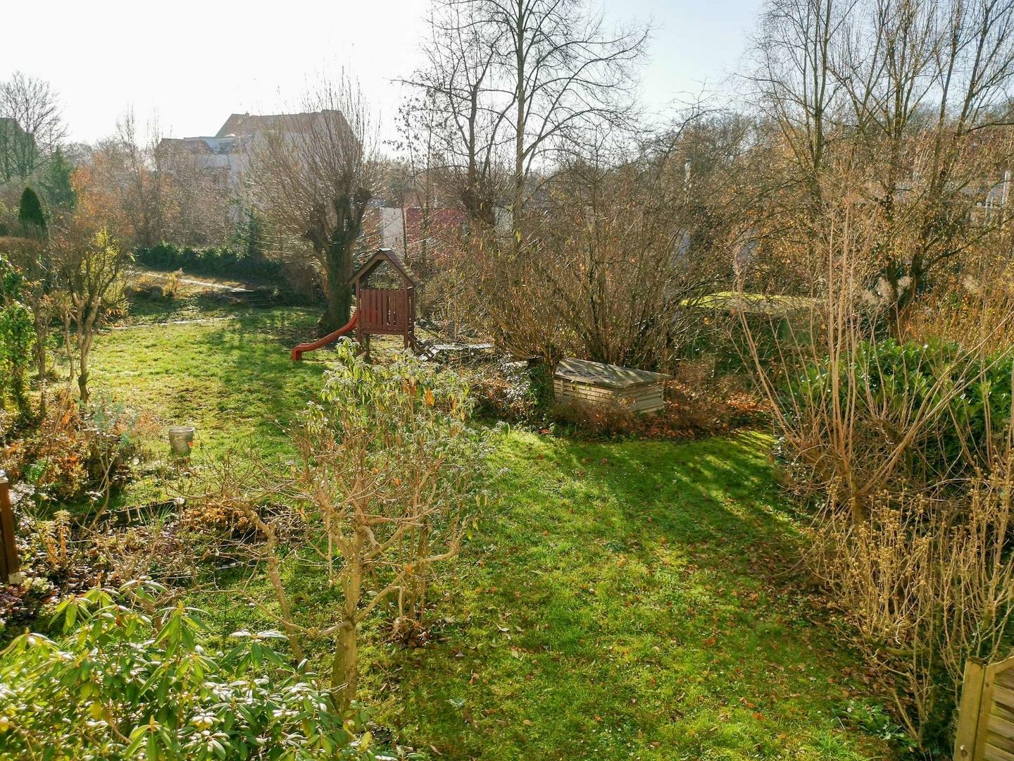 Grüne Hinterhofanlage