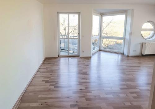 Geräumiges Wohnzimmer *