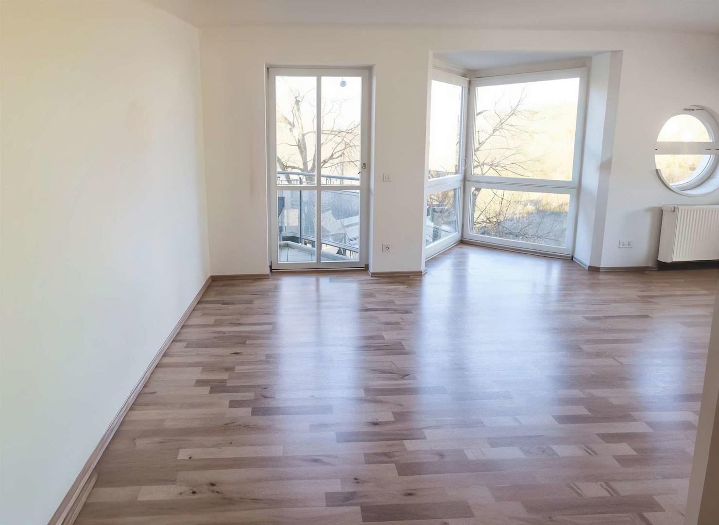 Geräumiges Wohnzimmer *