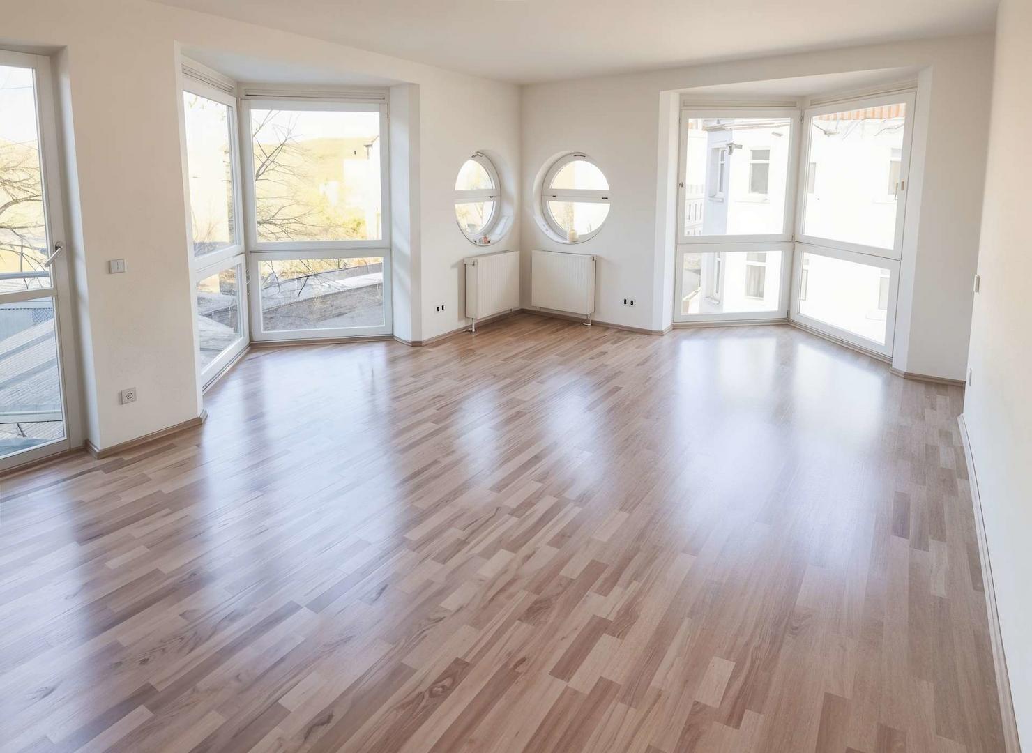 Geräumiges Wohnzimmer *