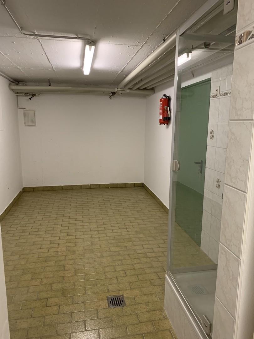 Hauwirtschaftsraum (hinten)