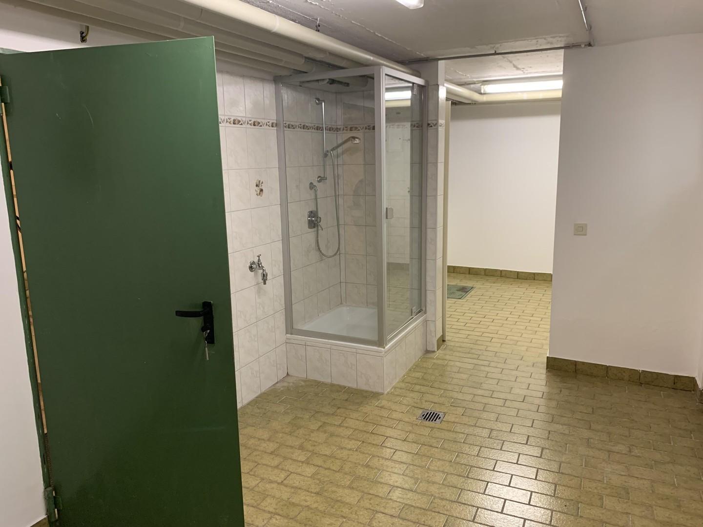 Hauswirtschaftsraum (hinten)