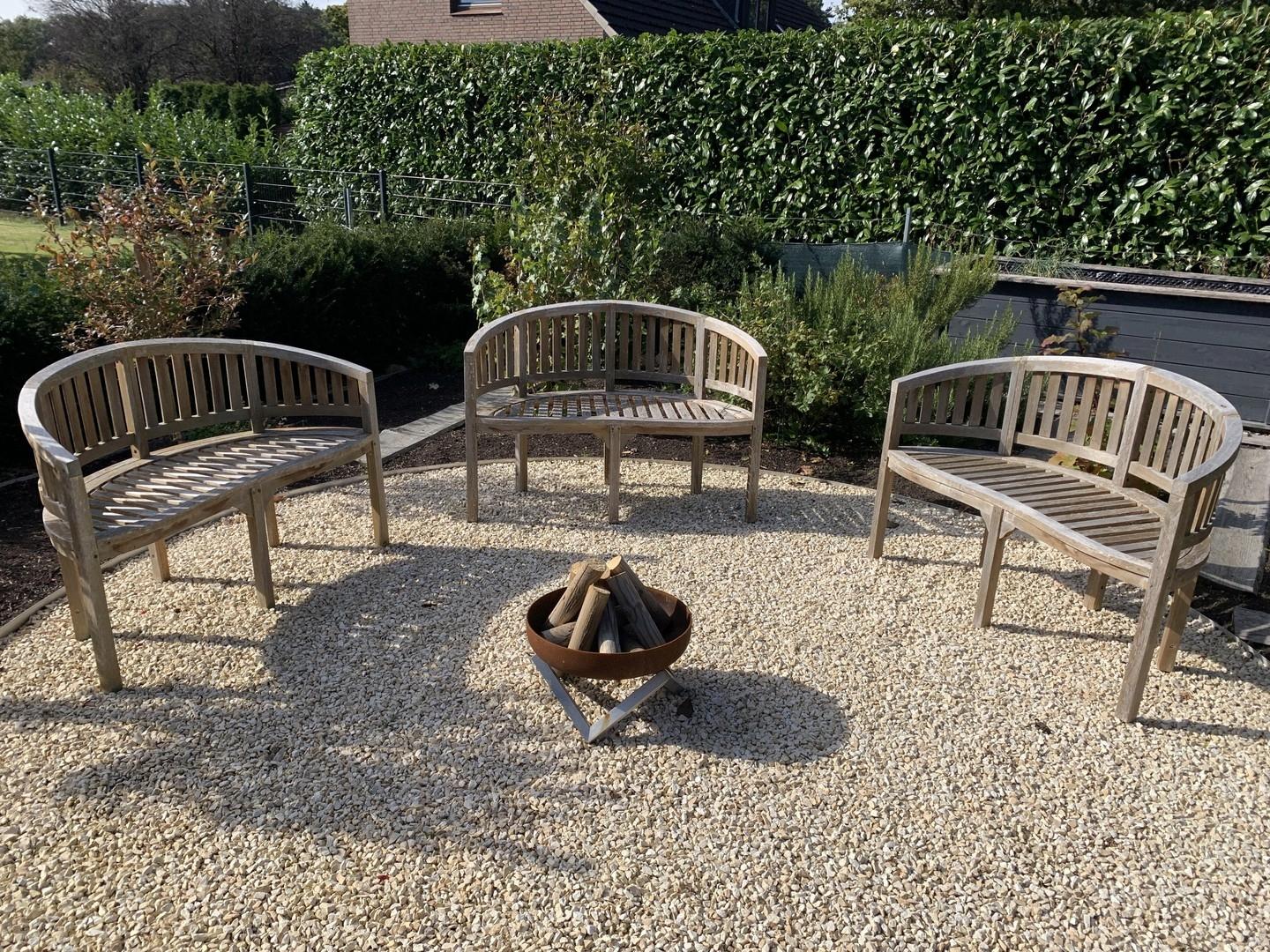 & Feuerstelle für laue Abende