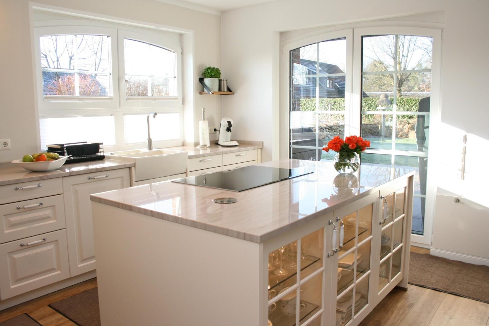 mit dimmbaren Deckenleuchten