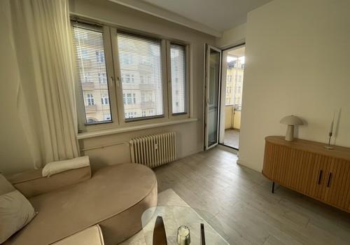 Wohnzimmer Zugang Balkon