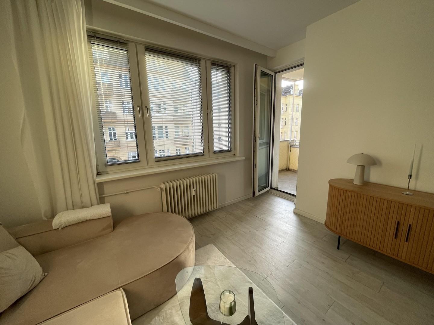 Wohnzimmer Zugang Balkon