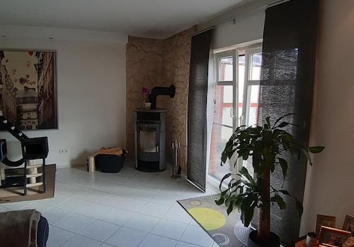 Wohnzimmer mit Terrassentür