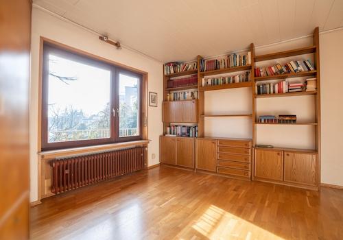 Geräumiges Elternschlafzimmer