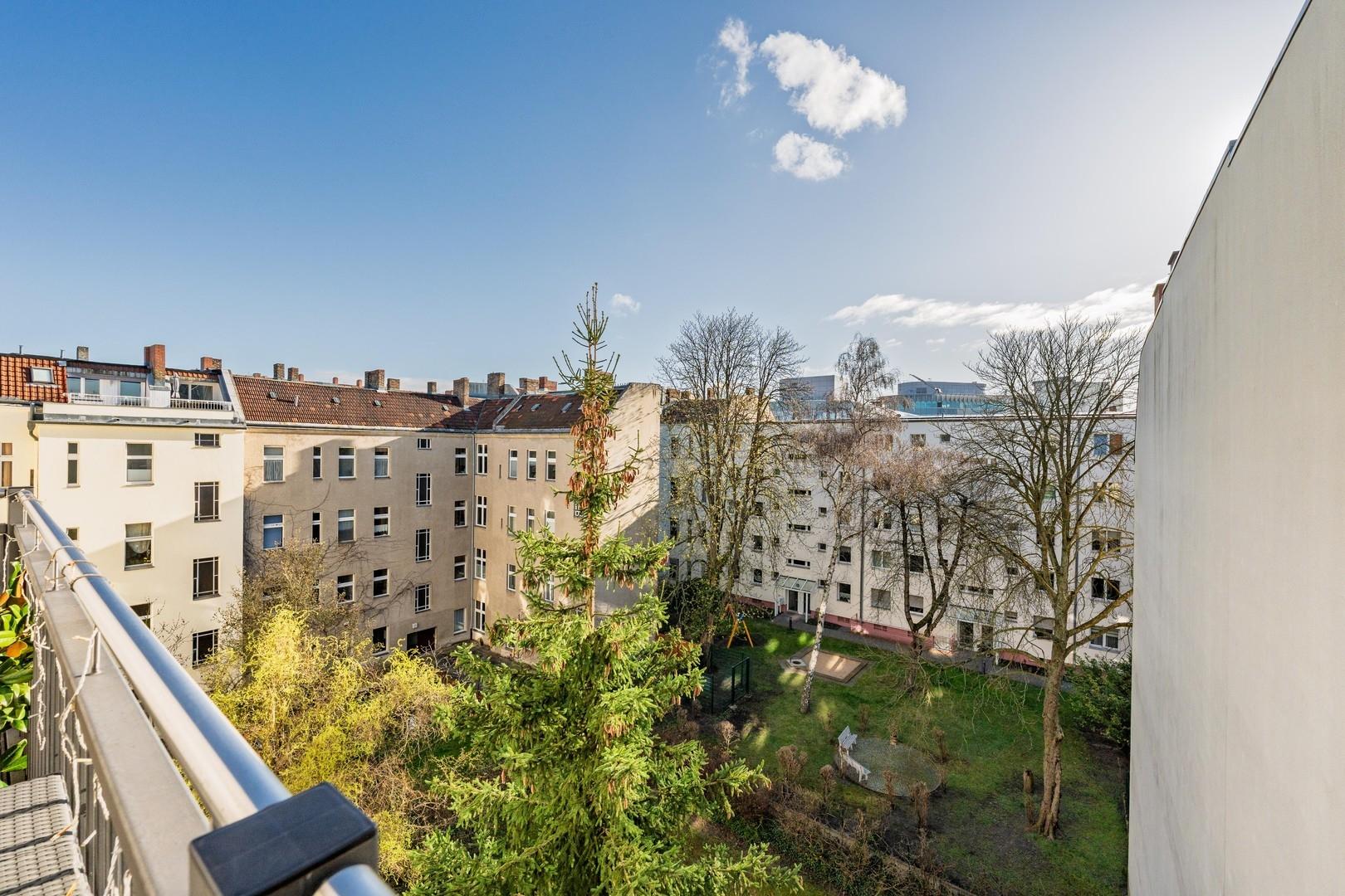 Blick vom tollen großen Balkon