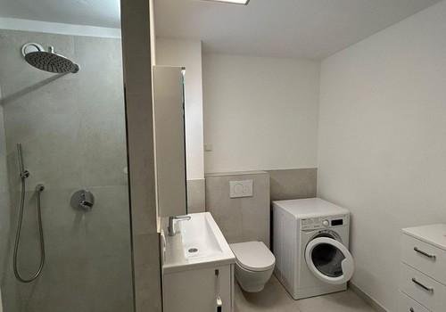 Tolles Bad mit Walk-In Dusche