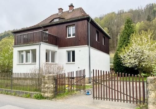 Ansicht vom Elbweg, Einfahrt für Wohnung im OG