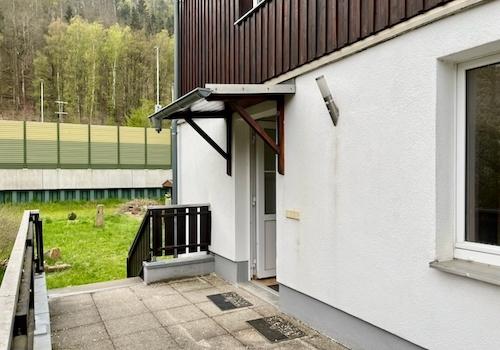 Eingang über Terrasse