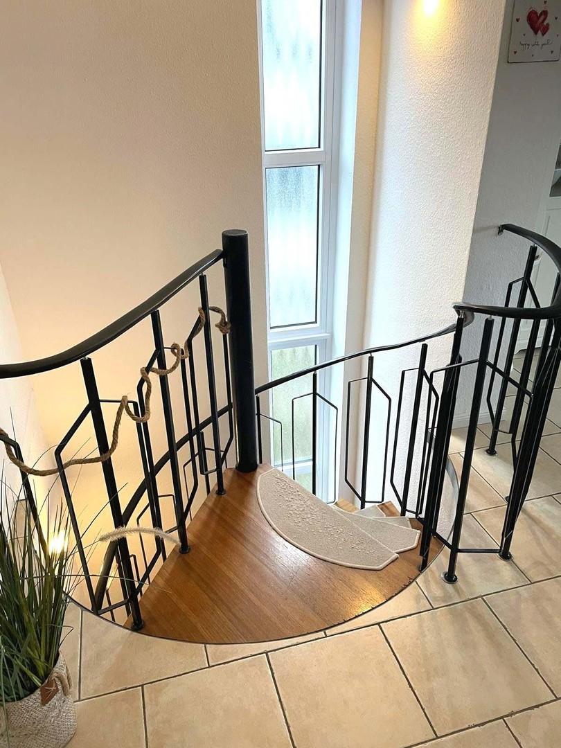 EG Treppe zu Gartenebene