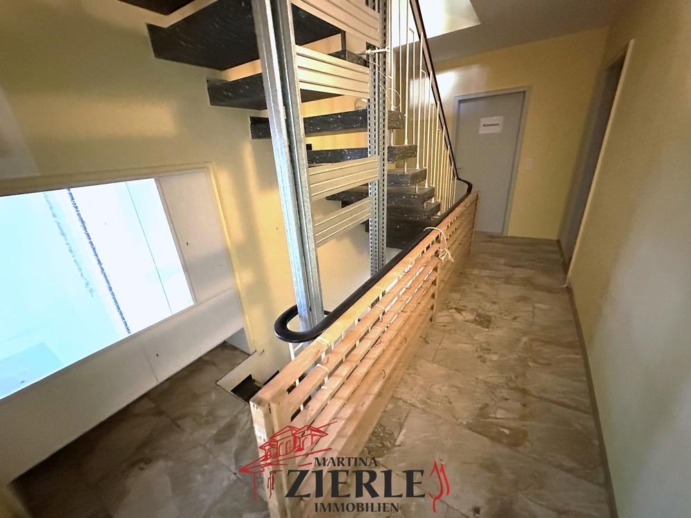9 Treppen EG