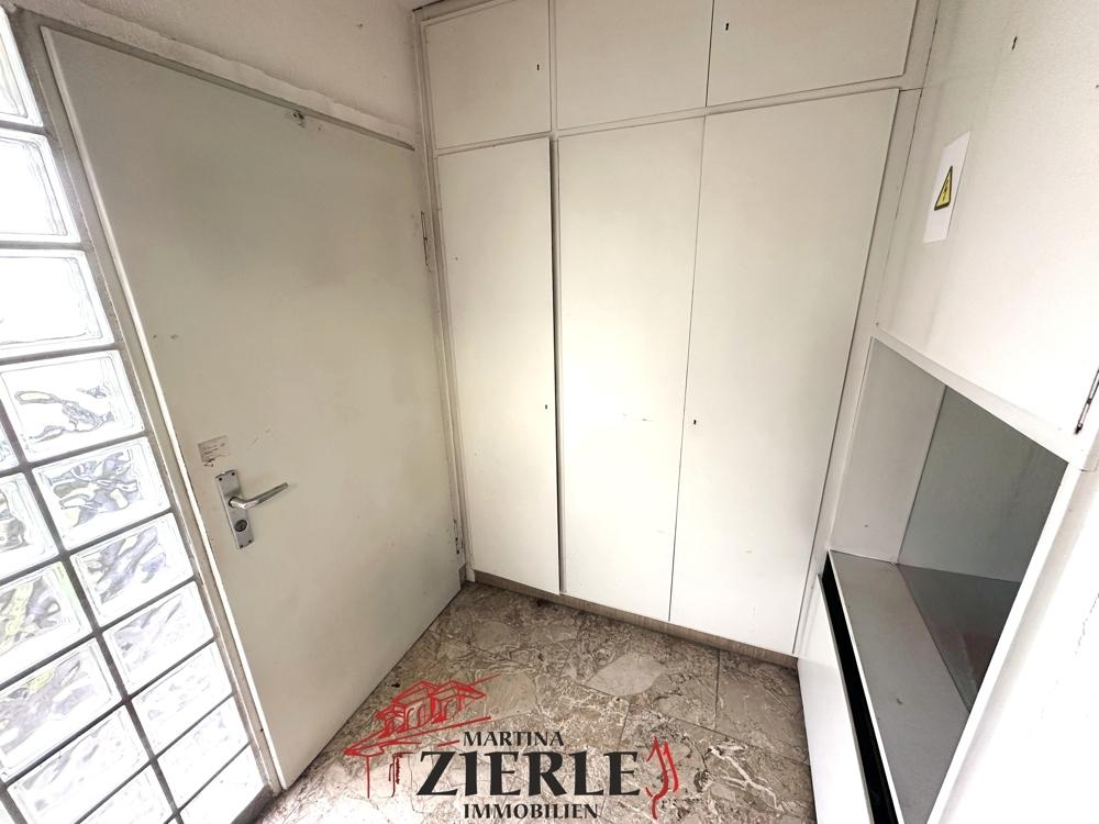 10 Eingangsbereich EG
