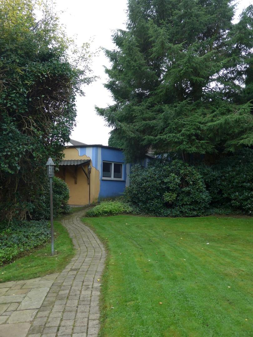 Garten Weg zur Doppelgarage