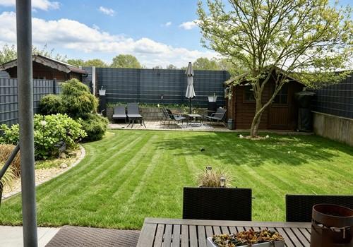 Garten mit Terrasse
