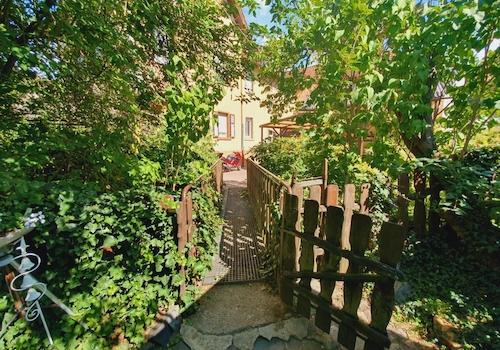 Brücke zu Garten