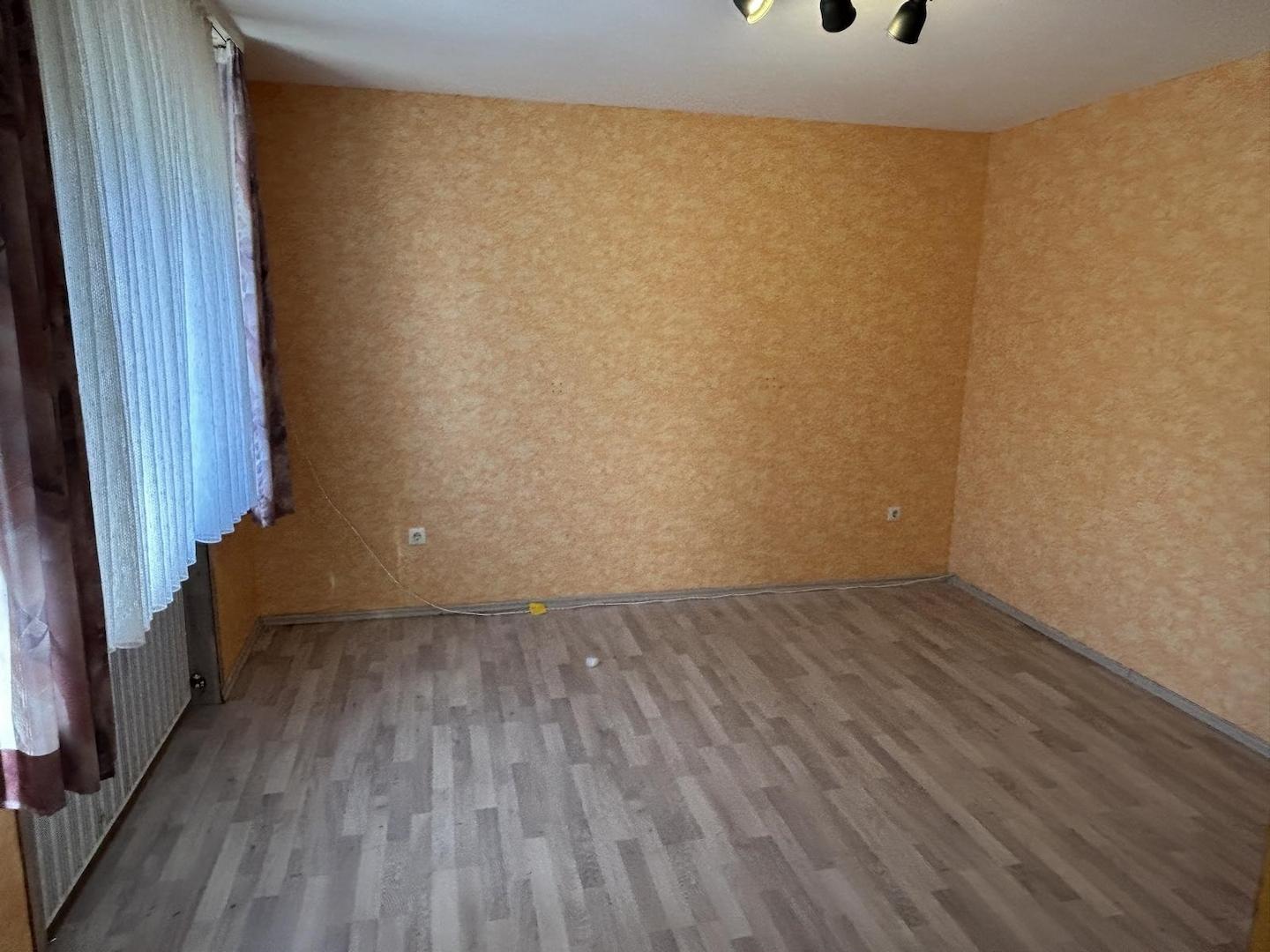 Büro oder Kinderzimmer im EG