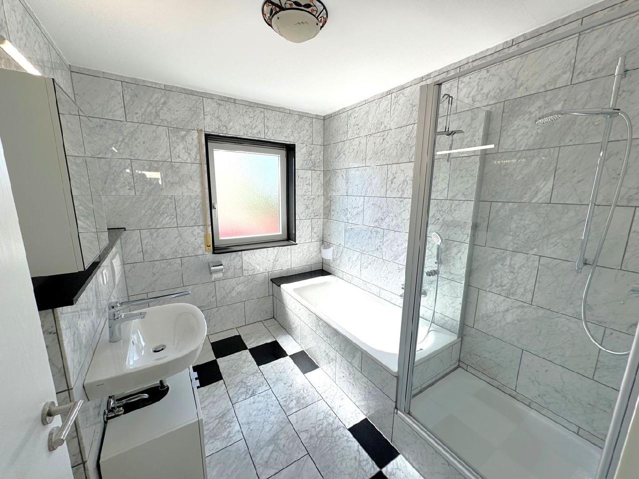 TGL-Bad + Wanne + Dusche