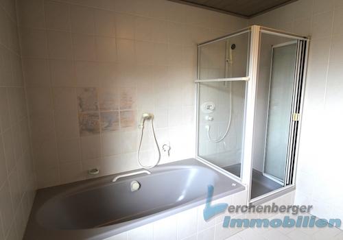 Bad m.Wanne u.Dusche.jpg