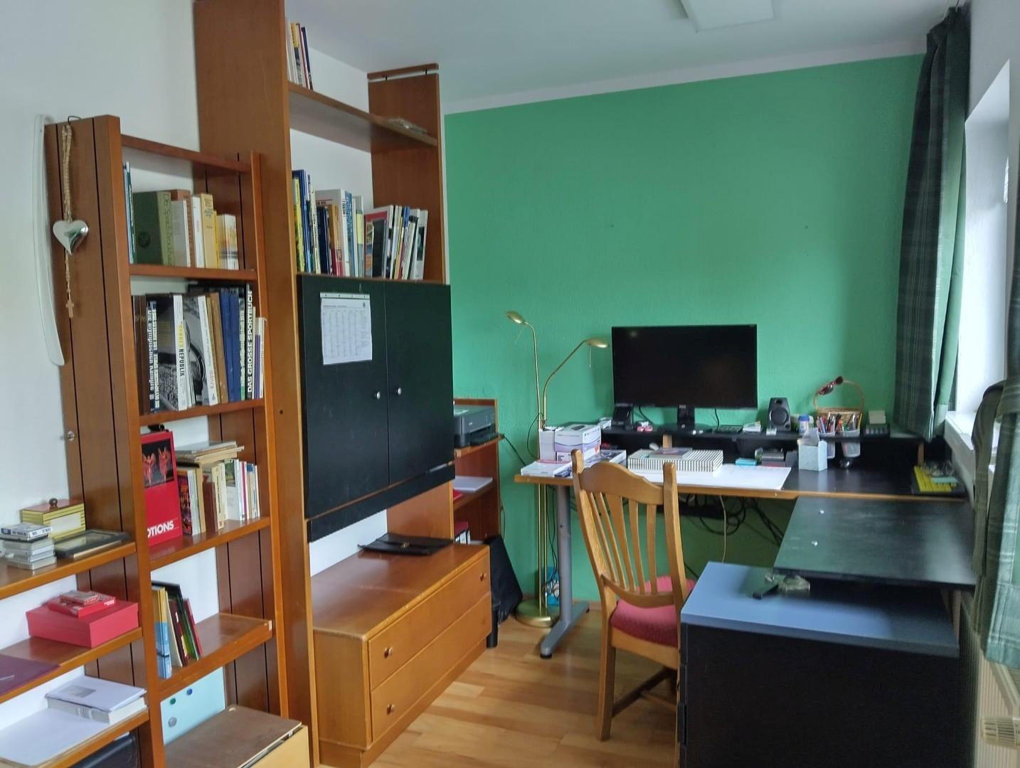 Büro EG