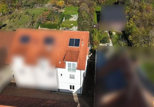 Hofansicht und Garten