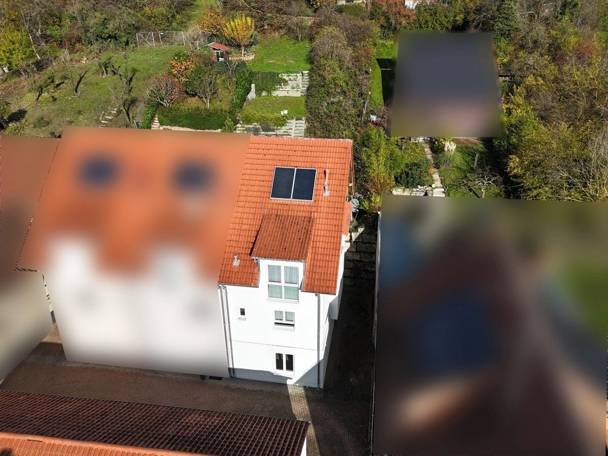 Hofansicht und Garten